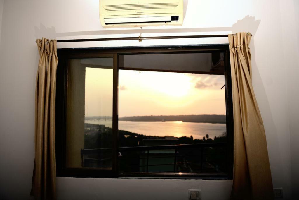 3 Bhk Apartment With River View Panaji Buitenkant foto